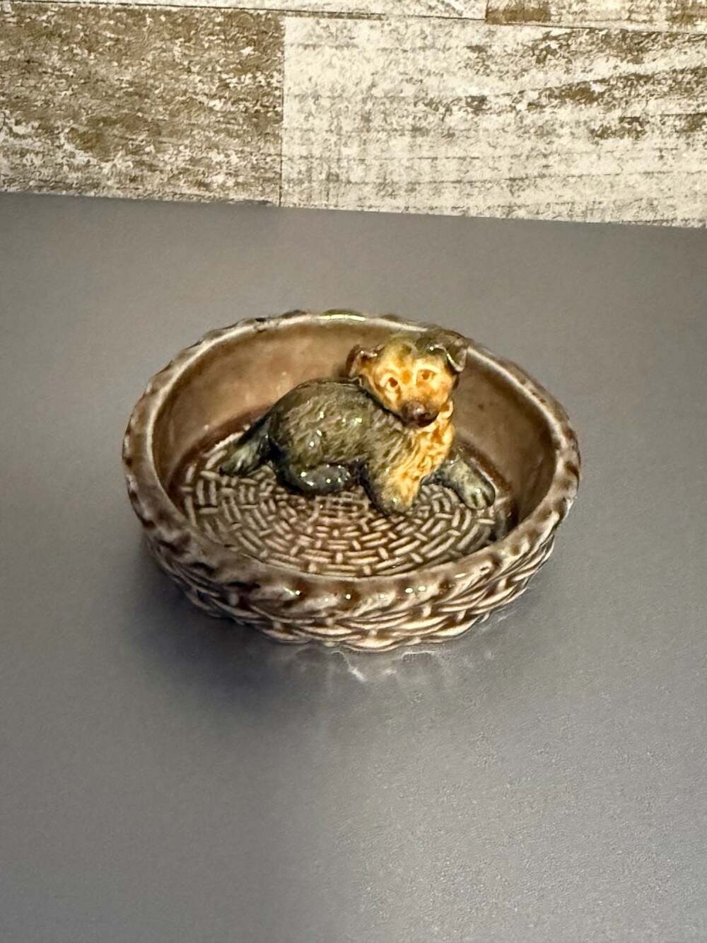 Wade England German Shepherd Puppy In Basket Figurine